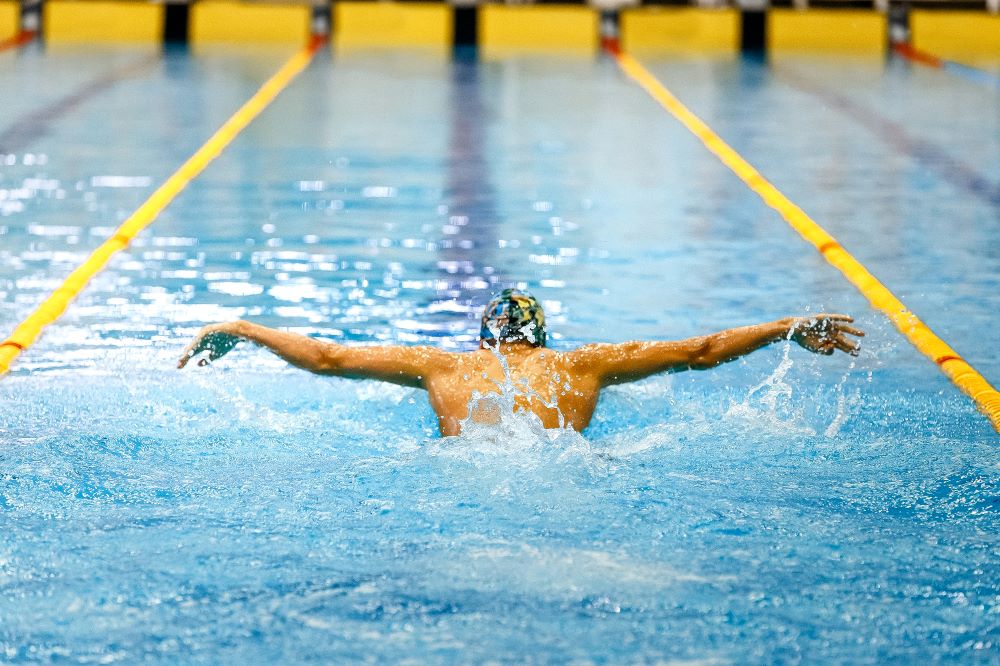 swimmers back pain can be experienced after extensive swimming
