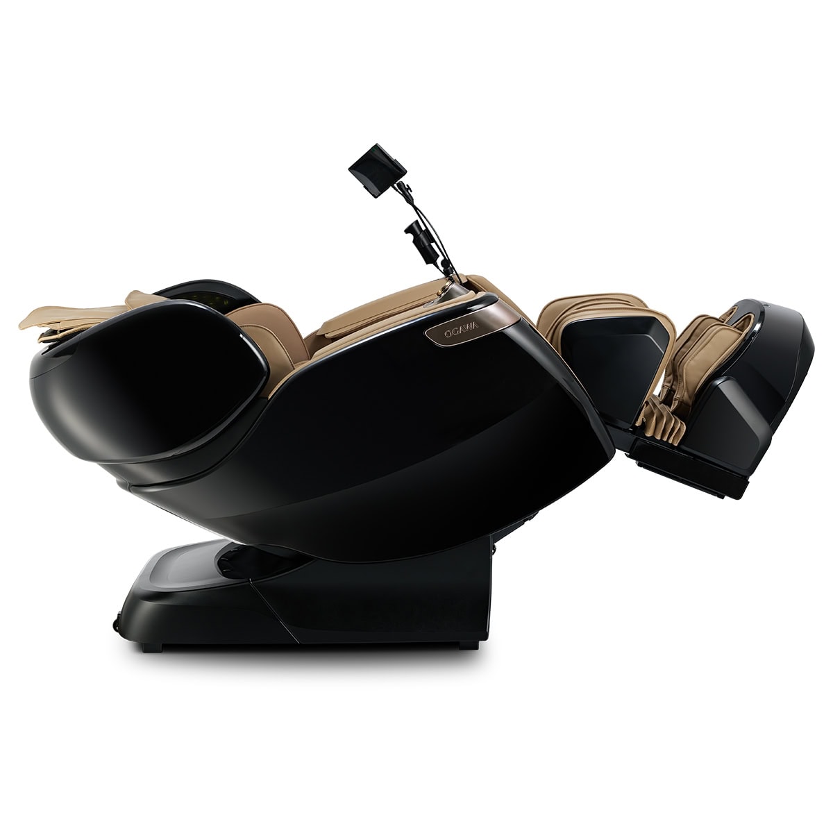 Ogawa 4D Fusion Master Drive Black and Champagne Reclined View