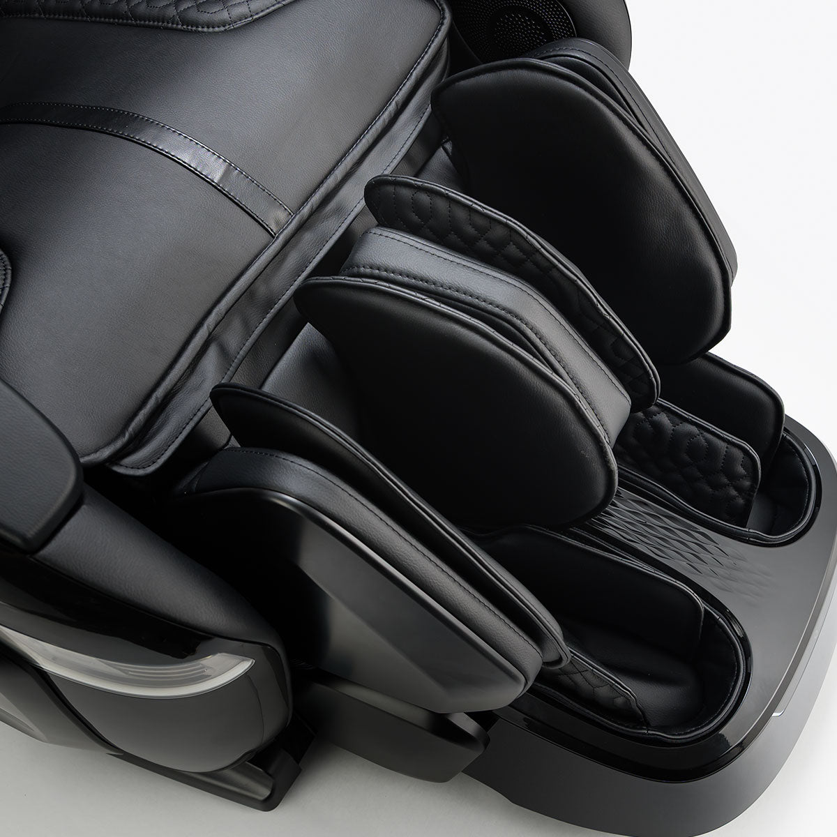 Chairo.＊ ページ　SCO-61/CW Cozzia Zen XE Massage Chair in Black and Black - CZ-645-2929